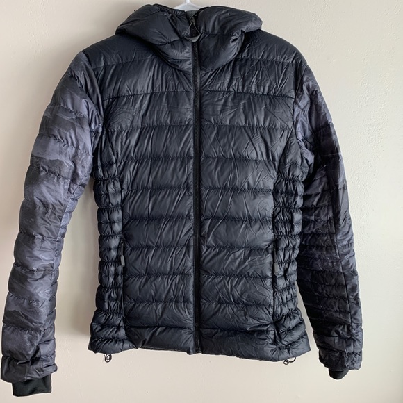 Adidas women’s puffer jacket - Picture 8 of 8